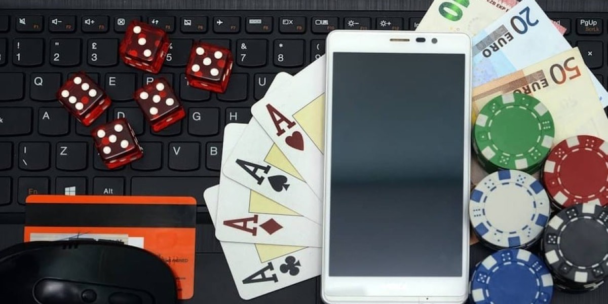 Rolling the Dice in Cyberspace: The Ultimate Guide to Online Casinos