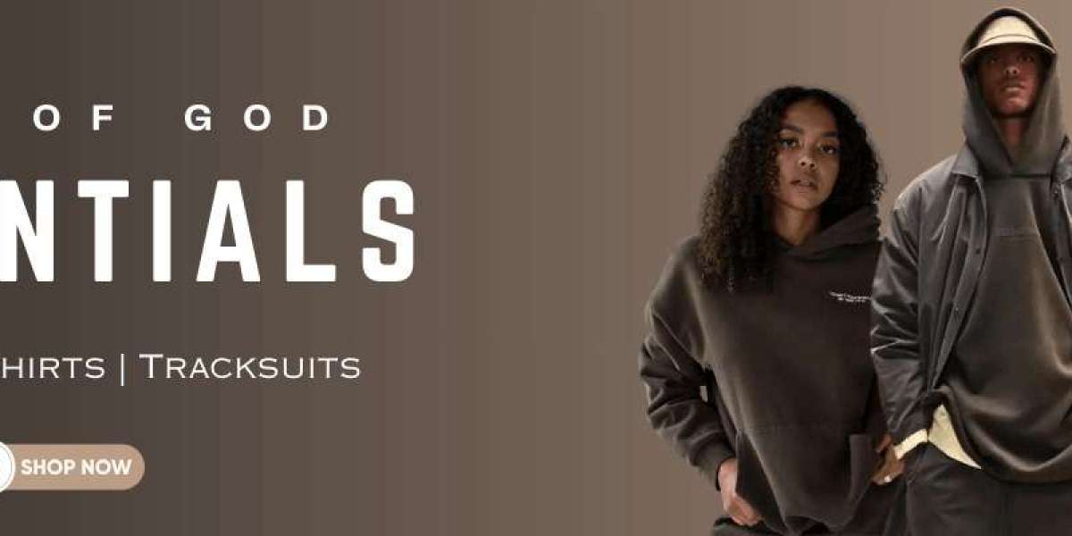 Essentials Hoodie: The Ultimate in Comfort and Style