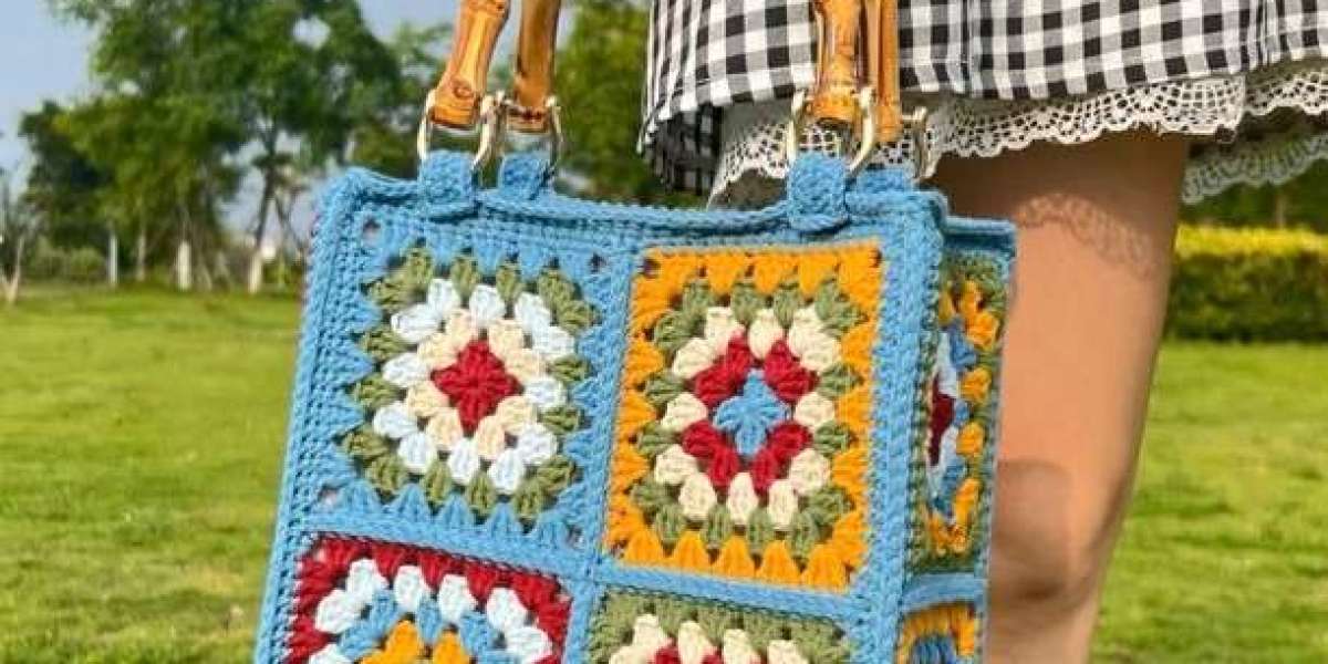 Boost Your Craft with a Chic Crochet Granny Square Bag