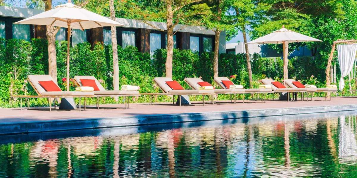 Relax Naturally at a Hotel with Pool – Back To Nature