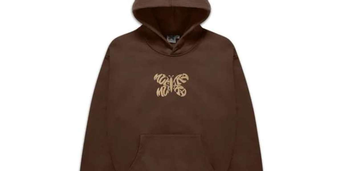 Mertra Hoodie: A Blend of Comfort, Style, and Functionality