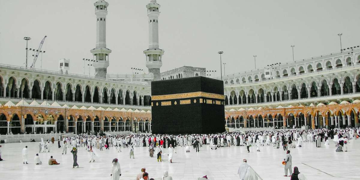 Why Choose a Leading Umrah Travel Agency in London