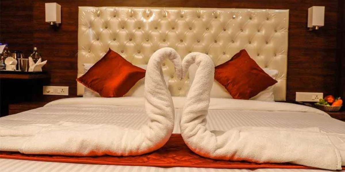 Hotel RN Grand - Luxury Hotel Near Railway Station with Affordable Rooms in Governor Peta