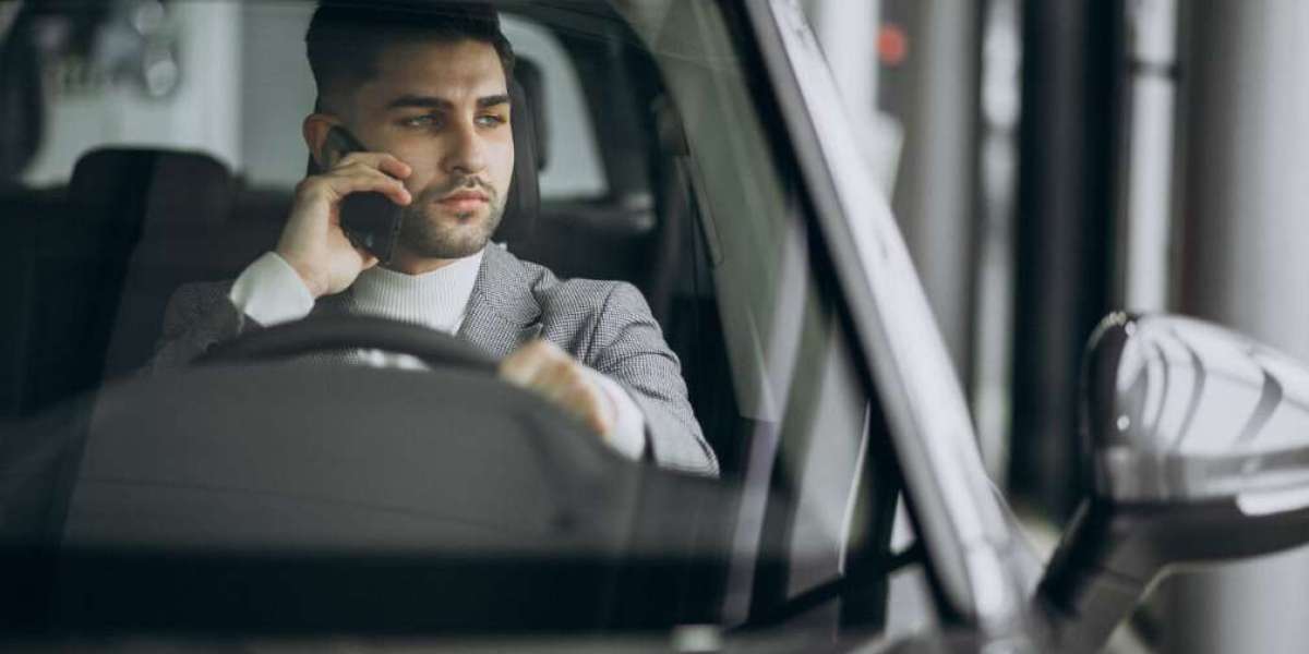 Manchester Airport Chauffeur Hire: Luxury Cars, Professional Drivers